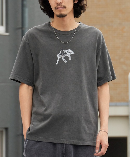 GUESS（ゲス） tシャツ 「Stray Kids / ストレイキッズ Hyunjin
