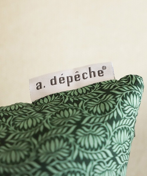 a.depeche（アデペシュ）ソファ・ダークカーキ・クッションカバー付 a.depeche（アデペシュ）ソファ・ダークカーキ・クッション