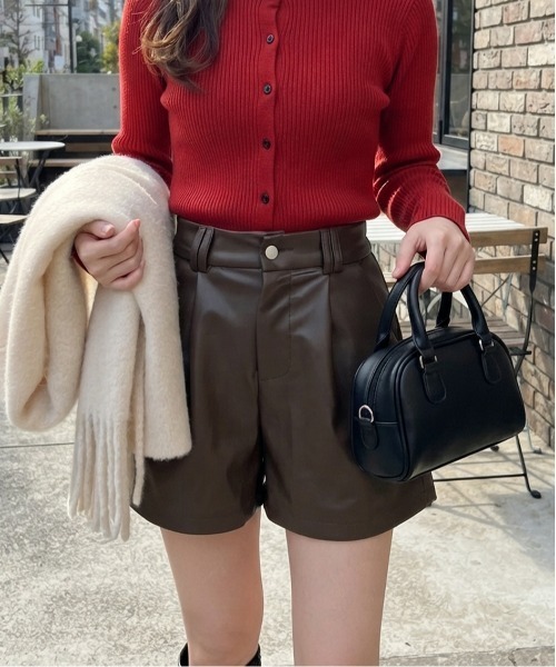 パンツ 合成皮革レザータックショートパンツ レディース : ZOZOTOWN