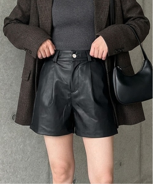 パンツ 合成皮革レザータックショートパンツ レディース : ZOZOTOWN
