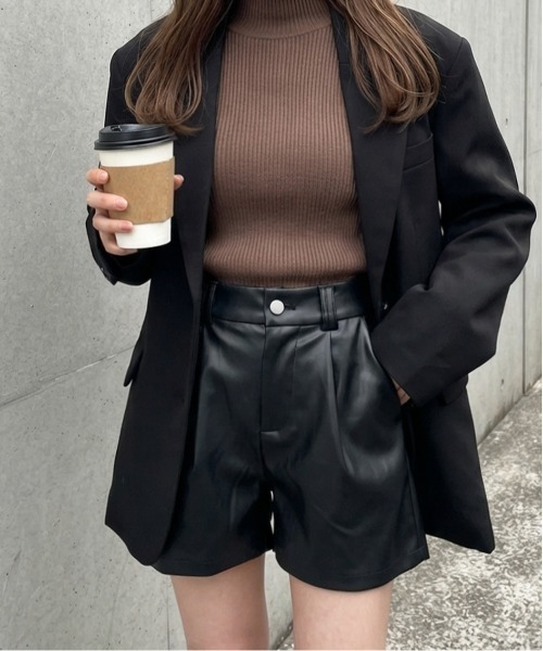 パンツ 合成皮革レザータックショートパンツ レディース : ZOZOTOWN