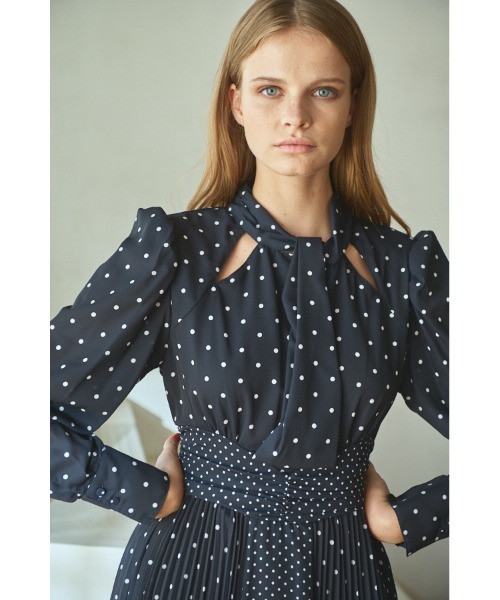 Estella.K ドットワンピース　水玉ハイネック ドレス Estella.K ワンピース Abby Dress クロスネックタイドットドレス