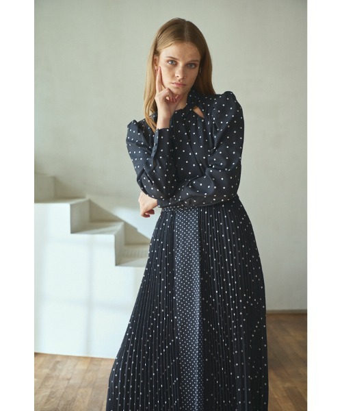 Estella.K ドットワンピース　水玉ハイネック ドレス Estella.K ワンピース Abby Dress クロスネックタイドットドレス