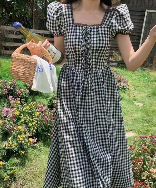 deux amour ワンピース スクエアネックパフスリーブレースアップ