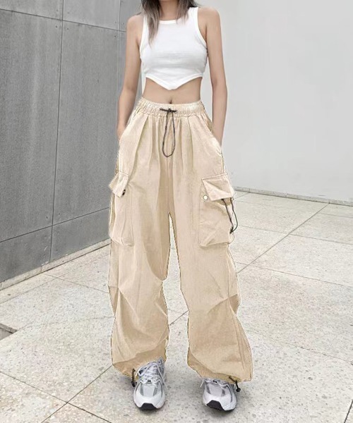 ワイドパンツ カーゴパンツ 立体感のあるバルーンシルエットが魅力の