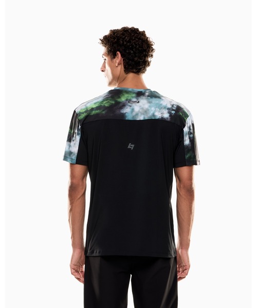 「EMPORIO ARMANI EA7」 半袖Tシャツ LARGE ブラック系その他 メンズの画像