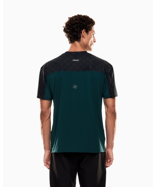 「EMPORIO ARMANI EA7」 半袖Tシャツ LARGE ブラック系その他 メンズの画像