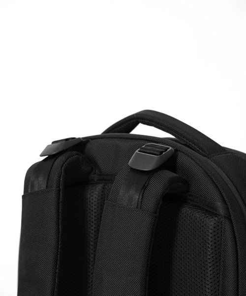 incase（インケース） デイバック リュック Incase Tracks Backpack