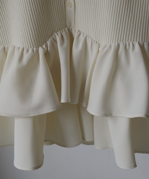 【アイボリー】Louere フリルドッキングニットトップス Louere（ルエレ） ニット セーター フリルドッキングニットトップス