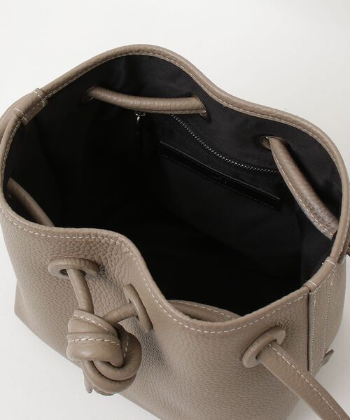 VASIC 美品バッグ　ベージュ VASIC（ヴァジック） ハンドバッグ - ベージュ レディース : ZOZOTOWN