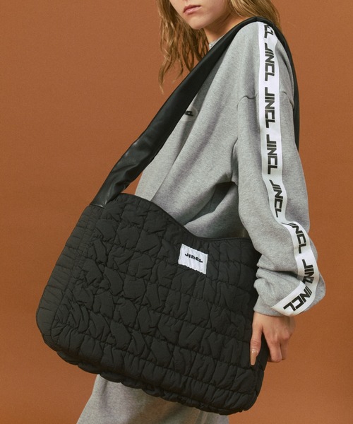 DIESEL　黒いキルティングショルダーバッグ 希少 DIESEL ディーゼル NYDUVET BUCKET キルティング ロゴ 2WAY