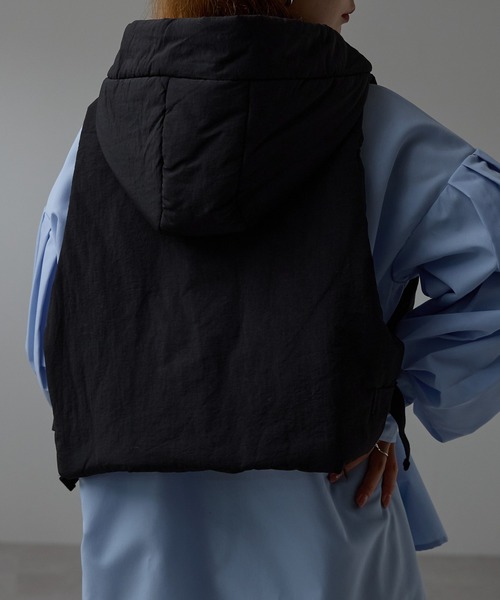 新品未使用RCW中綿クロップドベスト　ブラック　フリーサイズ r.（アールドット） ダウンベスト ベスト クロップドフーディー中わた