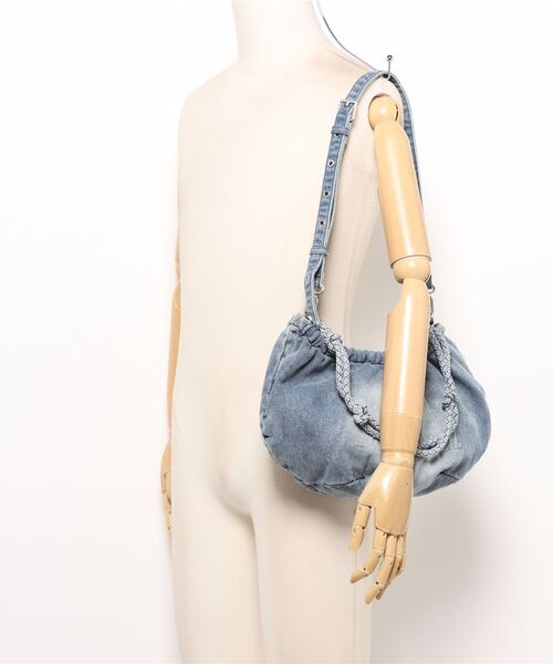 新品✨定価13900円　デシグアル たっぷりショルダーバッグ 大幅お値下げ‼️ Desigual（デシグアル） ショルダーバッグ バッグ ミディアム ロゴ
