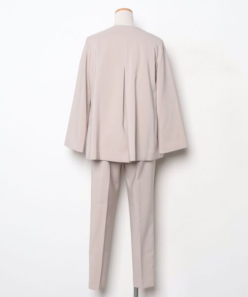 「GeeRA」 セットアップ SMALL ベージュ レディースの画像