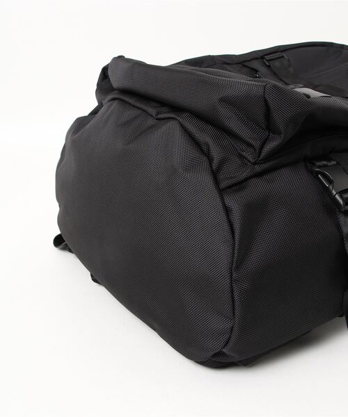ニューエラ キャリーパック デイパック ブラック New Era 35L クロスウェアジャケット NEW ERA ブラック × ブラック/ホワイト