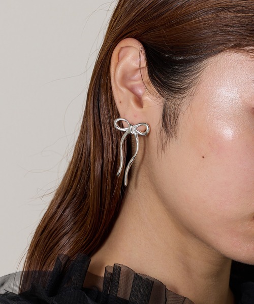 ピアス 「Kara Yoo」DOROTHY ロングリボンピアス シルバー