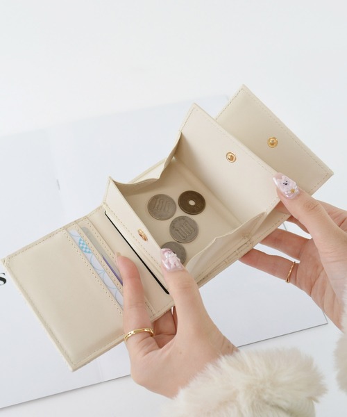【新品未使用・24時間以内発送】三つ折財布 箱 リボン付き SecretDoor 財布 リボン 刺繍 ボックスコイン3つ折財布 ミニ財布