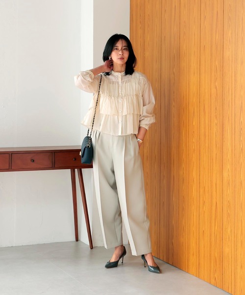 【試着のみ】2025SS BEIGE, カービーシルエットタックパンツ L Jines（ジネス） パンツ ナチュラルカービータックパンツ レディース