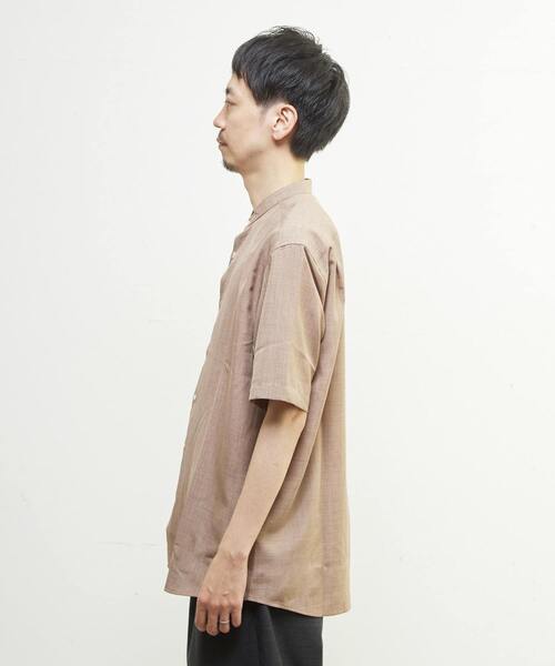 【ベージュ】リネンライクスラブエステル / スタンダード半袖バンドカラーシャツ MEN'S MELROSE シャツ リネンライクスラブエステル / スタンダード半袖
