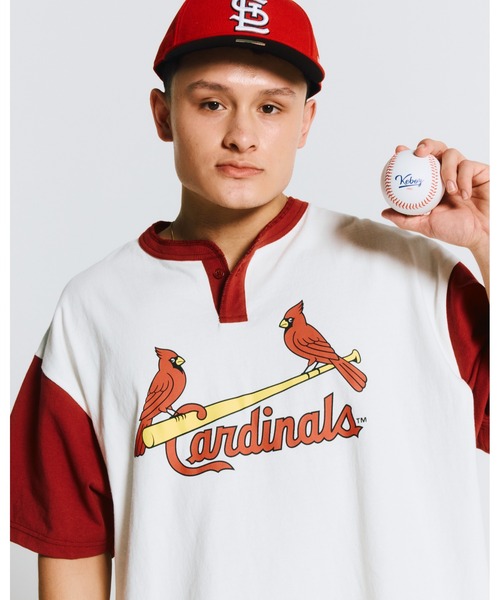 KEBOZ（ケボズ） tシャツ × MLB ST. LOUIS CARDINALS ROUND HEM HENLEY