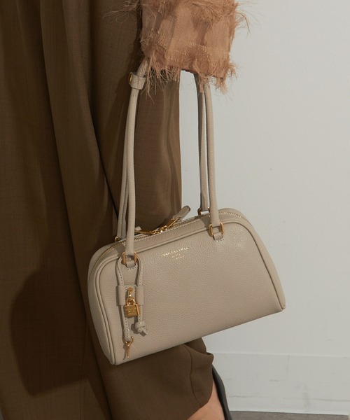 【CHRISTIAN VILLA】PEGGY(ペギー)チャーム付ボストンバッグ 中古・古着通販】CHRISTIAN VILLA (クリスチャンヴィラ) PEGGY