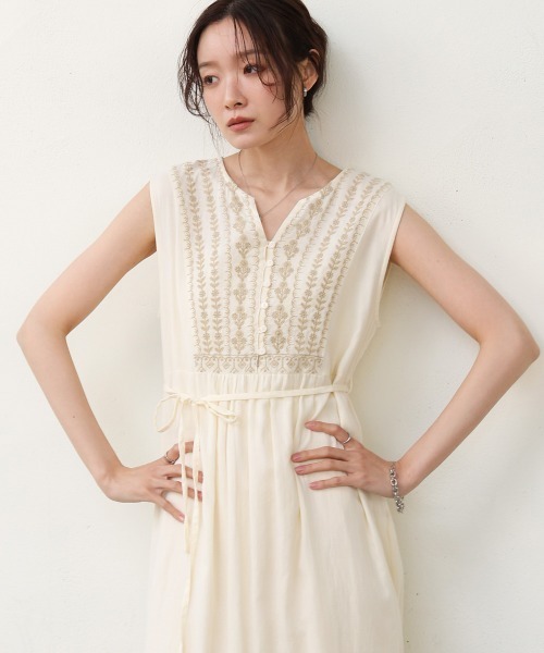 美品✨【イチパーセント】ノースリーブワンピース 刺繍 人気