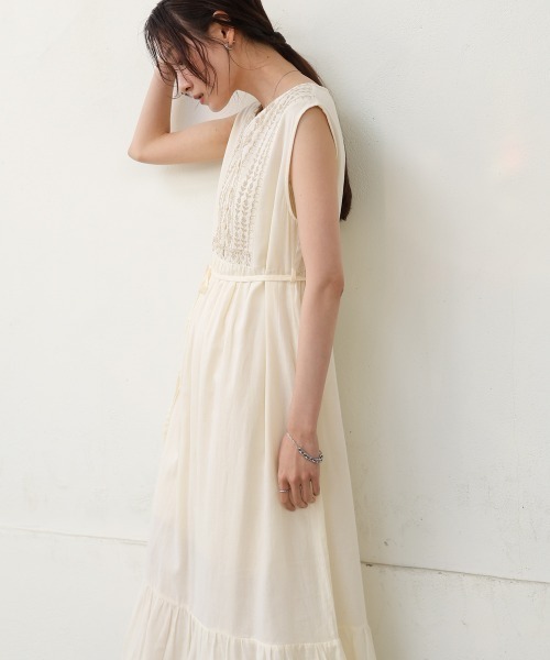 美品！archivio ノースリーブワンピース ホワイト ジュノア JUNOAH ドロストドッキングノースリーブワンピース