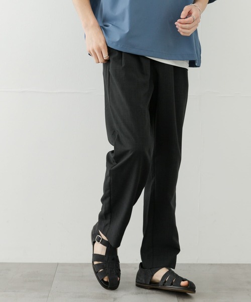 【BLACK】<ASTRAET>タックアップ  ワイドテーパードパンツ ASTRAET＞タックアップ ワイドテーパードパンツ