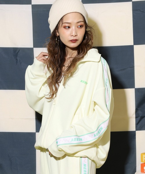 ー極美品✨NERDY ジャージ トラックジャケット 上下セットアップ　白Mサイズ 2025年最新】nerdy ジャージ 白の人気アイテム - メルカリ