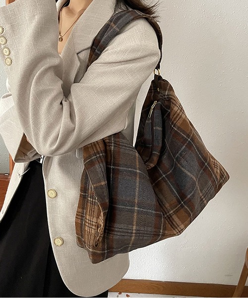 LA VORAGINE（ラ ヴォラジネ） ショルダーバッグ バッグ チェック柄大