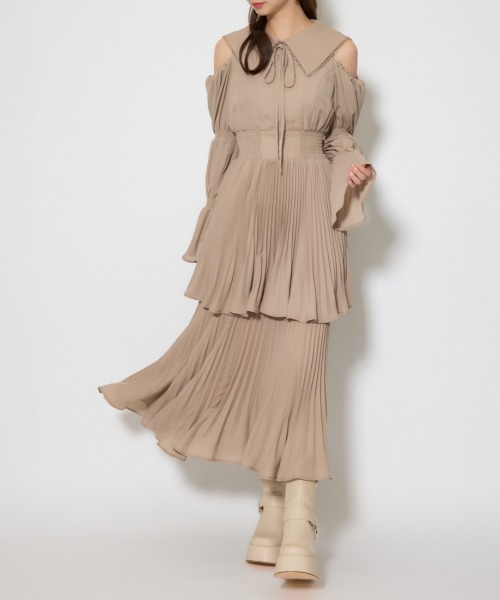 ワンピース ビッグカラープリーツフレアワンピース 春服の画像