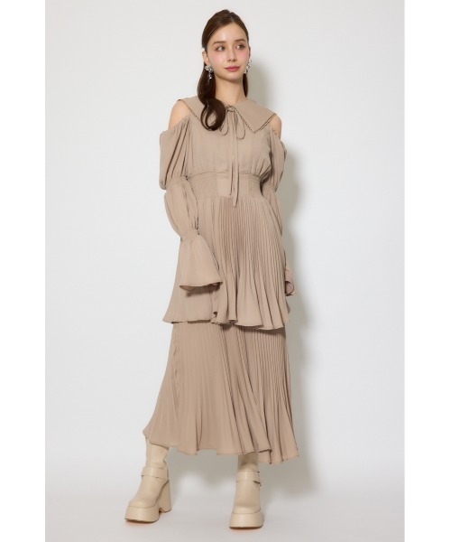 ワンピース ビッグカラープリーツフレアワンピース 春服の画像