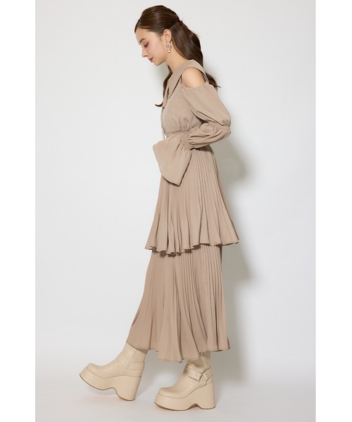 ワンピース ビッグカラープリーツフレアワンピース 春服の画像