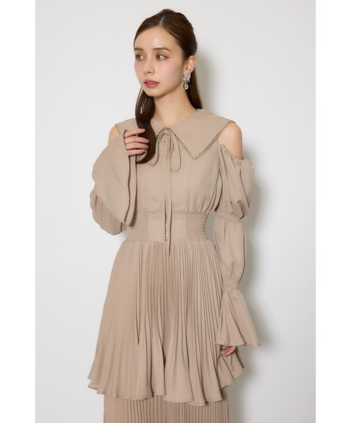 ワンピース ビッグカラープリーツフレアワンピース 春服の画像