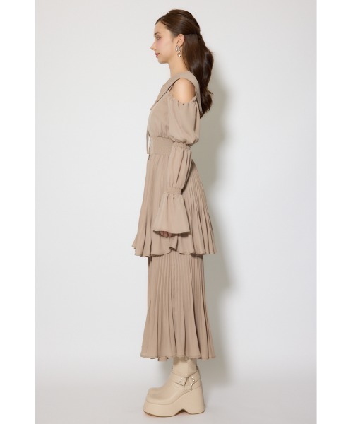 ワンピース ビッグカラープリーツフレアワンピース 春服の画像