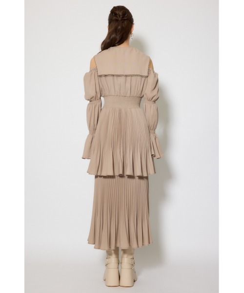 ワンピース ビッグカラープリーツフレアワンピース 春服の画像