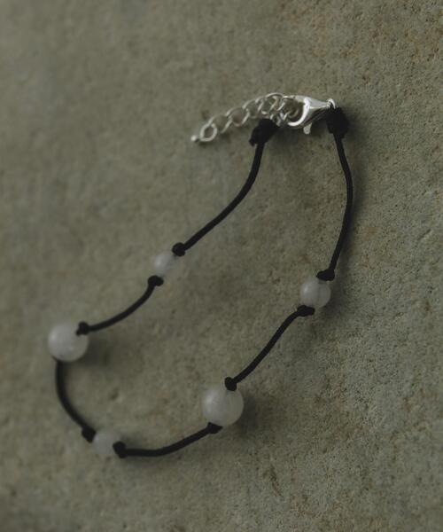 ブレスレット SMELLY so’　white jade bracelet レディースの画像