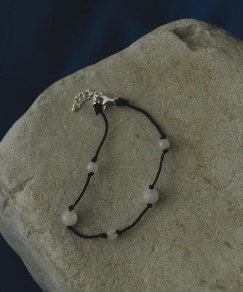 ブレスレット SMELLY so’　white jade bracelet レディースの画像