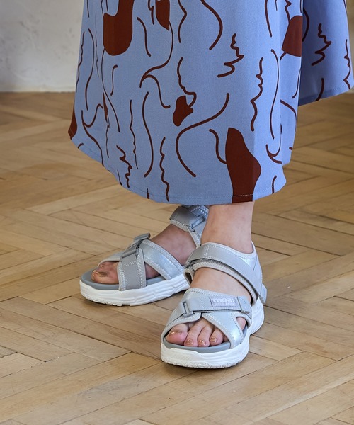 BETTY CLUB（ベティクラブ） サンダル moz(モズ)クロスベルト厚底