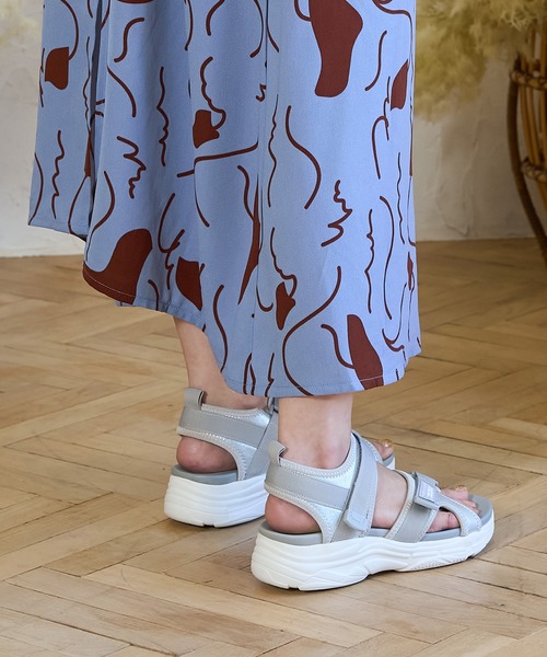 未使用　MANAスポーツサンダル　厚底　パイソン　マルチカラー　36 BETTY CLUB（ベティクラブ） 厚底 スポーツサンダル サンダル 夏 moz