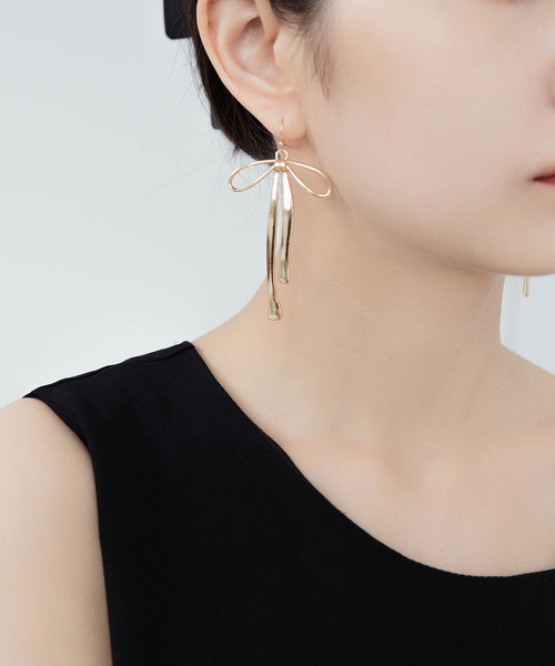 リボン型ピアス LA VORAGINE（ラ ヴォラジネ） ピアス 合金リボン型ピアス レディース