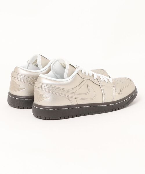 NIKE（ナイキ） スニーカー 「NIKE」AIR JORDAN 1 LOW SE レディース