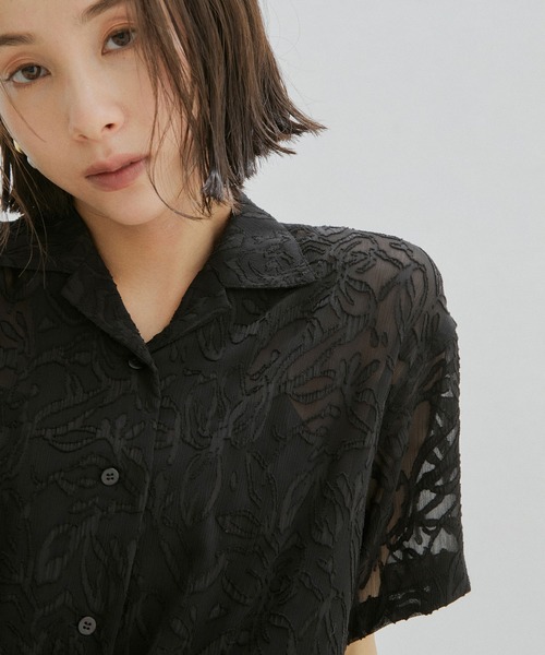 「SALON adam et rope'」 半袖シャツ FREE オフホワイト レディースの画像