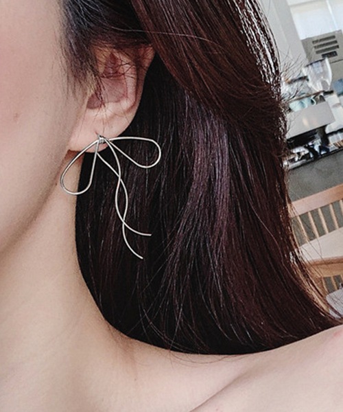 Kara Yoo Petite Drothy リボン　ピアス LOYTO STORE｜【Kara Yoo（カラ・ユ）】DOROTHY プチピアス