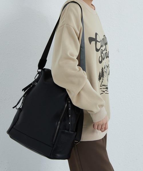 LA VORAGINE デイバック リュック フェイクレザー大容量 多ポケット  