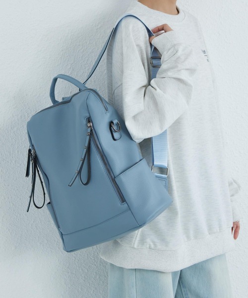 LA VORAGINE（ラ ヴォラジネ） デイバック リュック フェイクレザー大