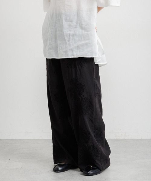 カジュアルパンツ 黒 刺繍デザイン studio CLIP（スタディオクリップ） パンツ 刺繍イージーパンツ