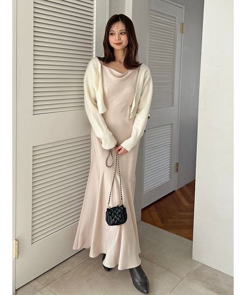 SNIDEL 新品秋コーデにパフ袖ブラウス＋キャミワンピース セット SNIDEL（スナイデル） ワンピース サテンマーメイドキャミワンピース