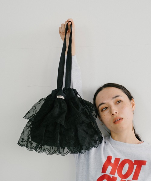 シアタープロダクツ 花柄鞄 。 THEATRE PRODUCTS/別注 配色ステッチ フラワー刺繍ショルダーバッグ