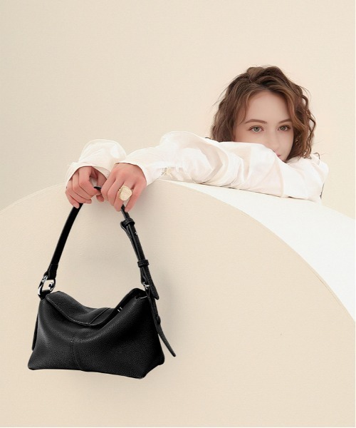 ショルダーバッグ バッグ 「 NiiNa / ニーナ 」高品質レザースクエア